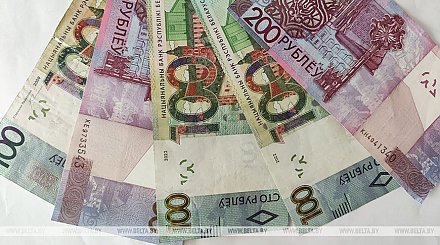 Досрочная выплата пенсий и пособий, матпомощь ко Дню Победы. Что важно знать белорусам