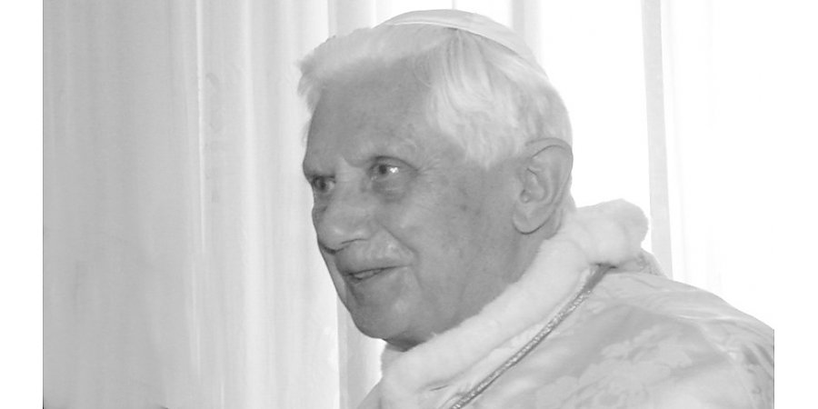 В Ватикане похоронили бывшего Папу Римского Бенедикта XVI