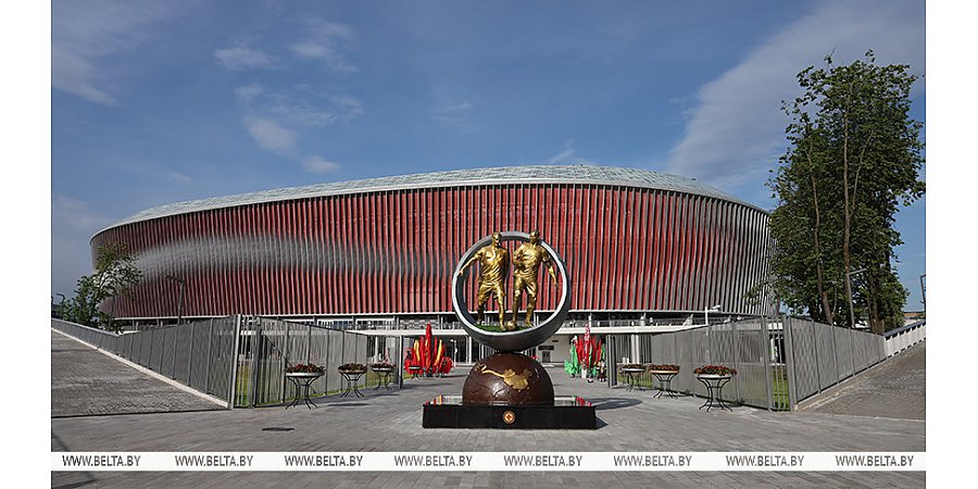 Александр Лукашенко прибыл на церемонию открытия Национального футбольного стадиона