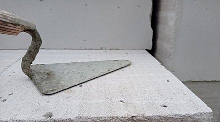 Более 300 молодых людей присоединились к трудовой акции "Построим патриотический центр вместе"