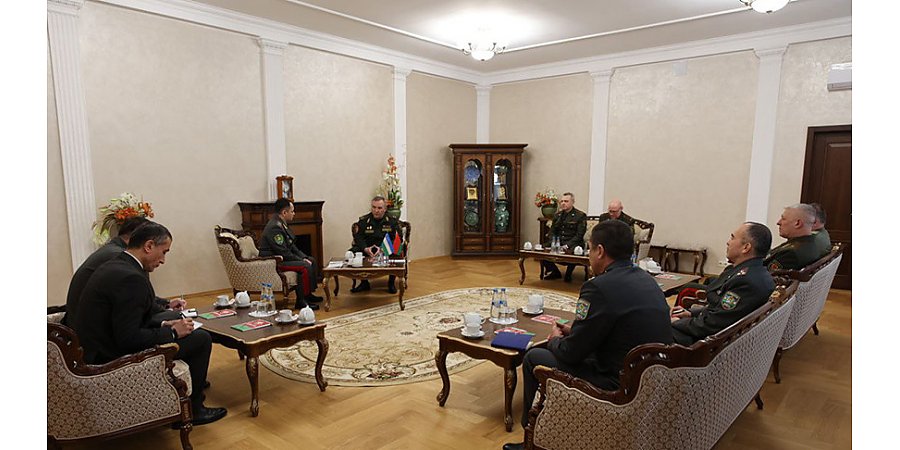 Виктор Хренин встретился с начальником Генштаба Вооруженных Сил Узбекистана