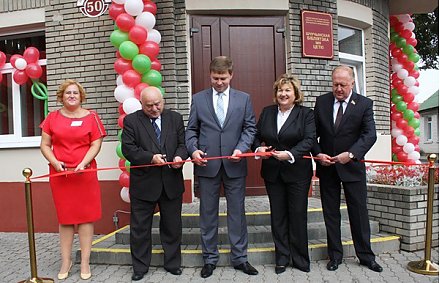 Свята песні, слова і творцаў. Дзень першы