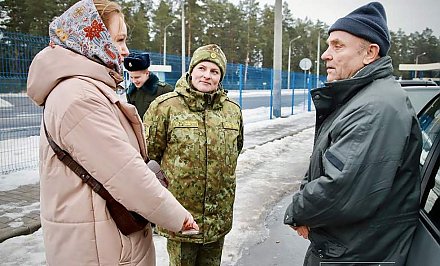 «Страна красивая, люди отзывчивые, Президент хороший». Иностранные гости поделились с корреспондентом «ГП», почему с удовольствием приезжают в Синеокую