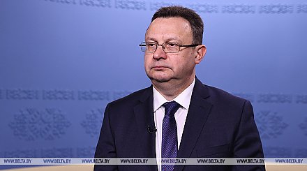Пиневич: первый образец белорусской вакцины может появиться к концу августа