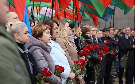 Что Александр Лукашенко назвал обязанностью и долгом белорусов? Выступление Президента на митинге-реквиеме в Хатыни