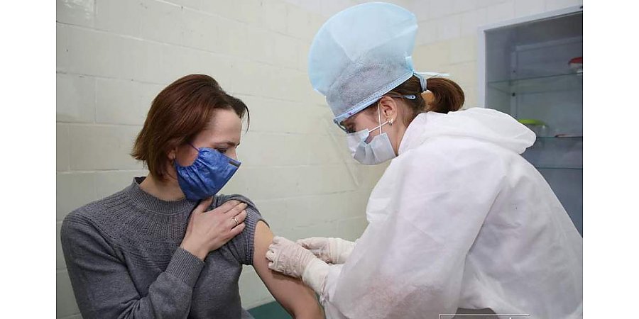 В Гродненской области от коронавируса вакцинировали более 1,5 тысячи медиков