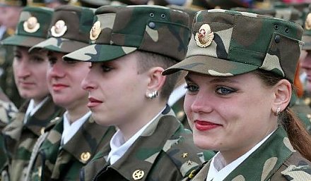 В белорусской армии служат более 4 тысяч женщин