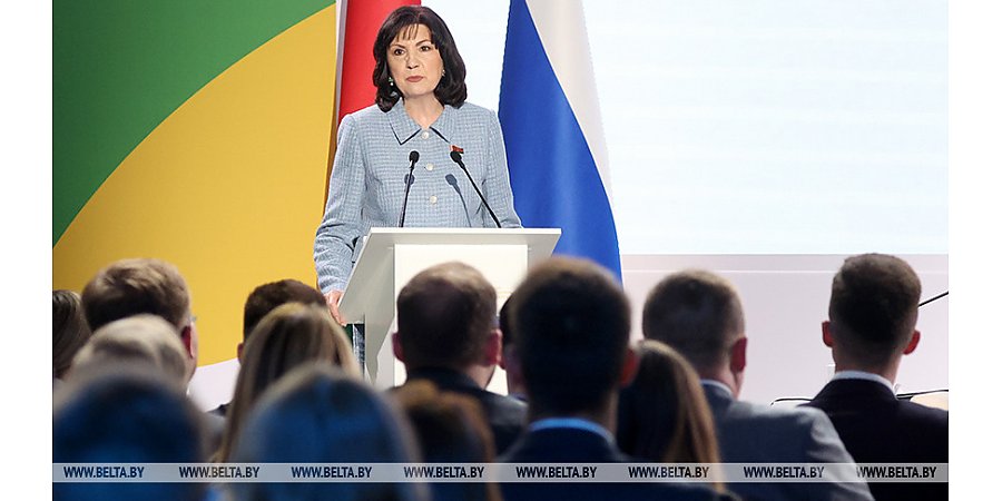 Кочанова - молодежи: сегодня борьба идет не за будущее, а за прошлое, которое пытаются осквернить