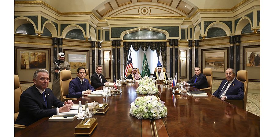 Переговоры делегаций РФ и США стартовали в Эр-Рияде