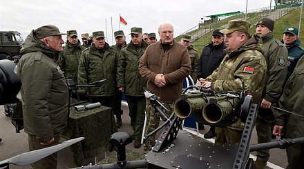 Александр Лукашенко говорит, что Беларусь жестко ответит в случае нападения. Посмотрели, какое оружие разрабатывают в стране