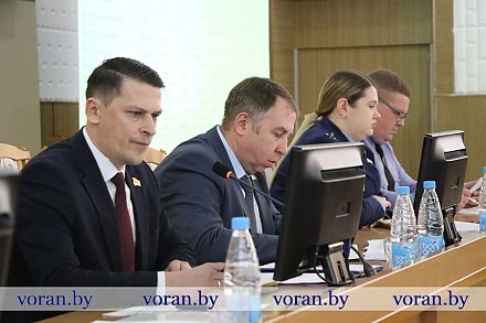 Лучшая стратегия — качество работ. Какие вопросы рассмотрели на заседании Вороновского райисполкома