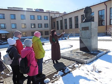 Воранаўцы з кнігай сябравалі, малую радзіму пазнавалі