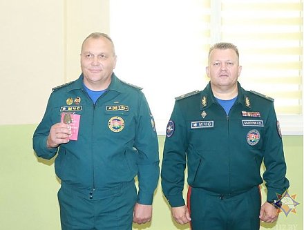 Водитель ПАСЧ-1 Вороновского РОЧС  Владимир Дайлидко награжден на областной коллегии управления МЧС 