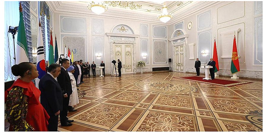 Президент принял верительные грамоты послов девяти зарубежных государств