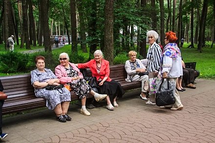 В Беларуси проживают более 380 человек в возрасте старше ста лет - Костевич