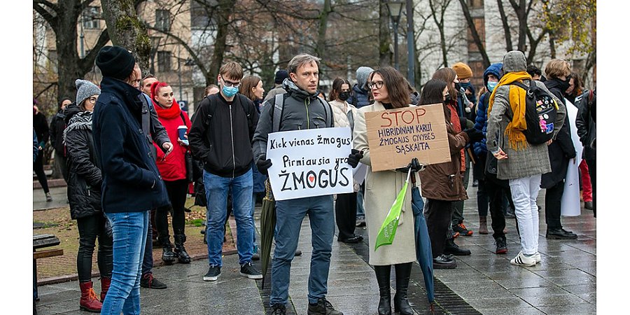 Жители Литвы вышли на акцию против политики властей в отношении мигрантов
