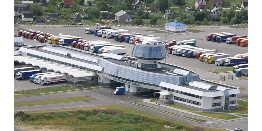 ГТК: контролирующие службы Польши продолжают работать на минимуме, несмотря на рост очередей на границе