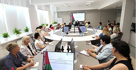 Устный экзамен или ЦЭ? Игорь Сергеенко в Витебске обсудил с педагогами вопросы образования