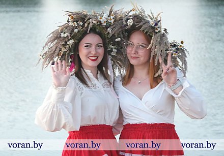 Песни, хороводы, венки и хорошее настроение. В Вороновском районе отпраздновали "Купалье"