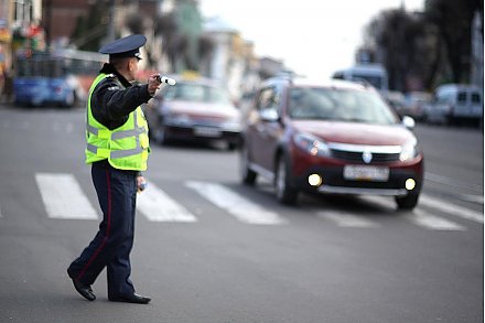 Единый день безопасности дорожного движения: завтра ГАИ усилит контроль за пешеходами и водителями