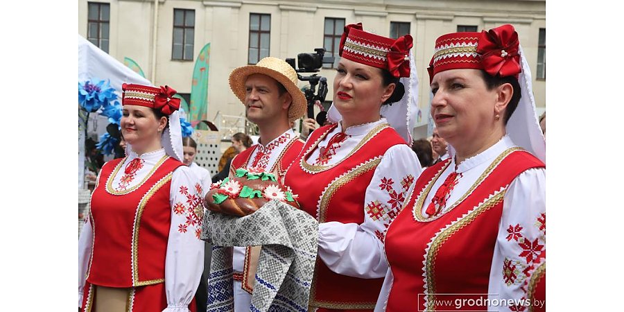 Районы Гродненской области представили туристический потенциал в Новом замке