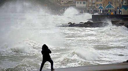 На Европу обрушился ураган "Белла"