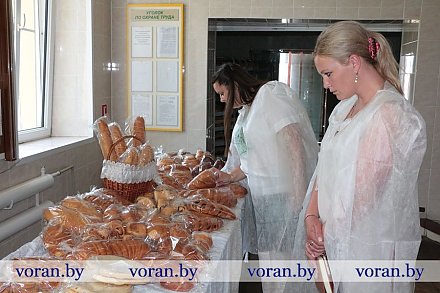 Пироги — на бис! Экспертный совет Гродненского облпотребобщества работал на базе Вороновского филиала 