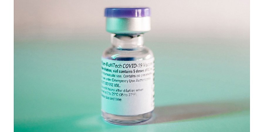 ВОЗ: польза вакцинации от COVID-19 превышает возможный риск осложнений