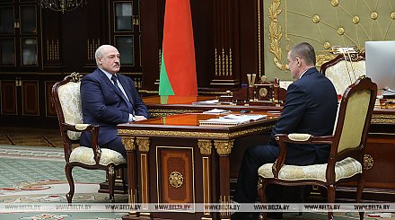 "Надо мобилизовать все то, что есть" - Лукашенко принял с докладом губернатора Могилевской области