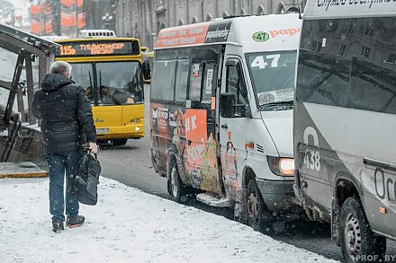 Белорусам могут разрешить ездить в маршрутках стоя