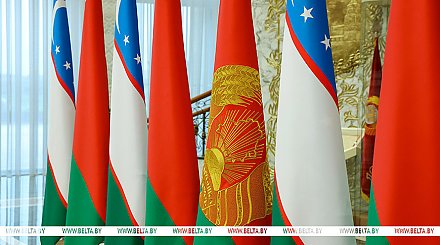 Официальный формат. Александр Лукашенко и Шавкат Мирзиёев встретились для переговоров во Дворце Независимости