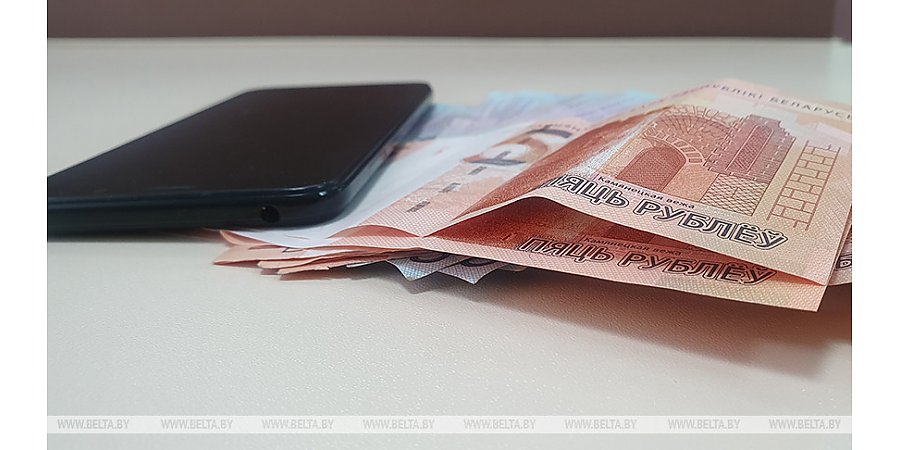 Мошенники запугали двух жителей Гродно и обманом выманили у них деньги