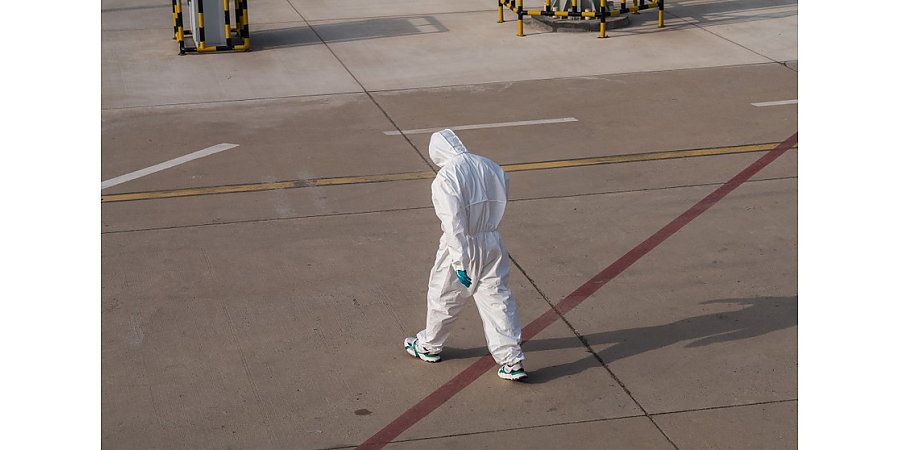 COVID-19 в мире: протесты, новые антирекорды, заболевающие дети