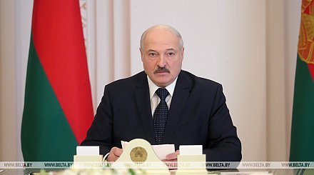 Лукашенко: экономика и жизнь людей - вопрос номер один