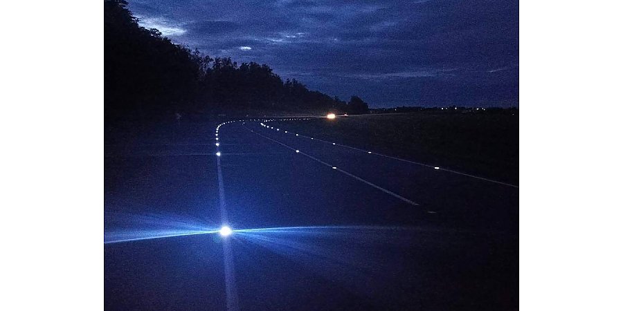 Светящаяся дорога появилась в Беларуси