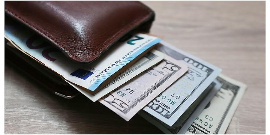 Физлица в Беларуси в мае продали на $142,6 млн валюты больше, чем купили