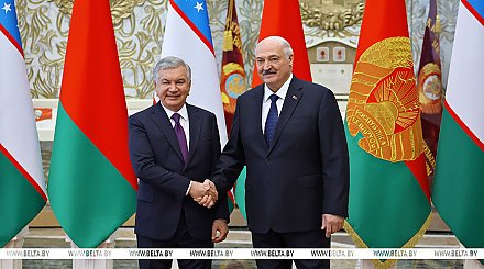 Стратегия с Узбекистаном, напутствие военным, кадровый день и "Купалье". Итоги недели Президента