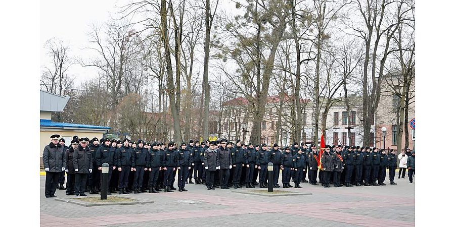 «Это праздник мужественных и сильных духом людей». В Гродно прошел торжественный митинг, посвященный Дню белорусской милиции