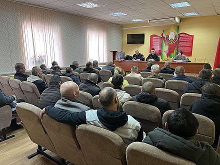 ОВД Вороновского райисполкома совместно с иными субъектами профилактики продолжает проведение мероприятий, направленных на трудоустройство граждан