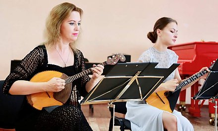 Саксофон, электрогитара и балалайка. Участники челленджа #СыграемОлимпиадуВместе поддерживают гродненских спортсменов необычными музыкальными сочетаниями (+видео)