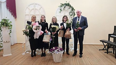 "Сквозь эпохи..." Выпускники Вороновской детской школы искусств Мария Климук и Сергей Сухоцкий выступили с сольным концертом в родной школе (+ВИДЕО)