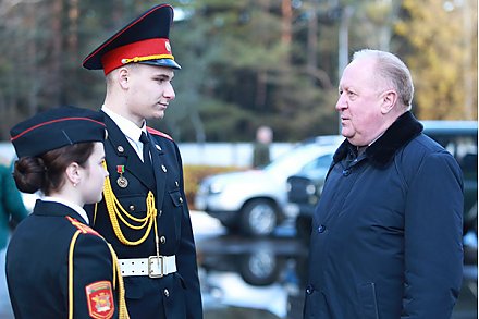 Освобождение Беларуси, юбилей ВЛКСМ, комплексная забота о пожилых и гордость кадетов. Прямую телефонную линию провел заместитель председателя облисполкома Виктор Лискович