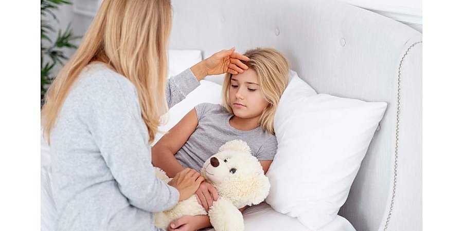 «Светофор» для ОРИ. Эксперт рассказала, как оценить состояние ребенка при простуде и что делать, если он температурит