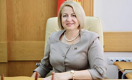 Елена Пасюта, председатель Гродненского областного Совета депутатов: «Задача проекта «Ровесники молодой Беларуси» – показать обществу патриотов, которые уважают свою историю, традиции и культуру, чтят духовные ценности белорусского народа»