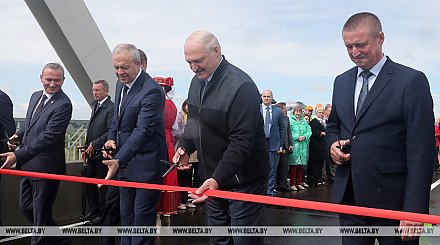 Лукашенко открыл мост через реку Сож в Славгородском районе