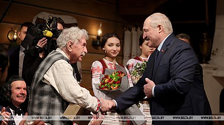 Лукашенко о Купаловском театре: он не может быть потерян, это достояние нашего народа