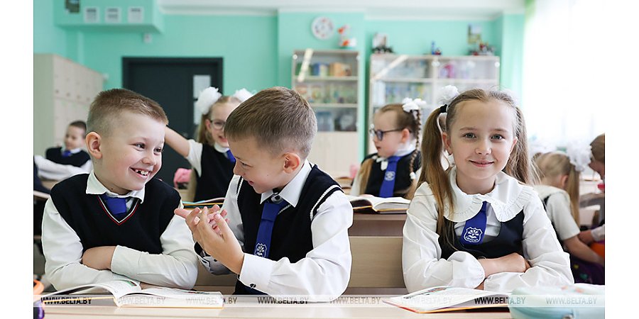 Почему ребенок должен идти в школу с 6-7 лет, рассказали в Минобразования