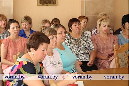 Сегодня депутат Палаты представителей Национального собрания Республики Беларусь Александр Маркевич провел ряд встреч с жителями Вороновского района