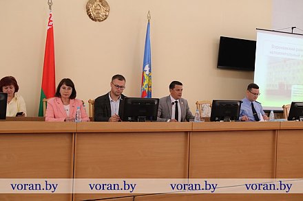 На заседании Вороновского райисполкома рассмотрели работу с обращениями граждан в первом полугодии 2025 года