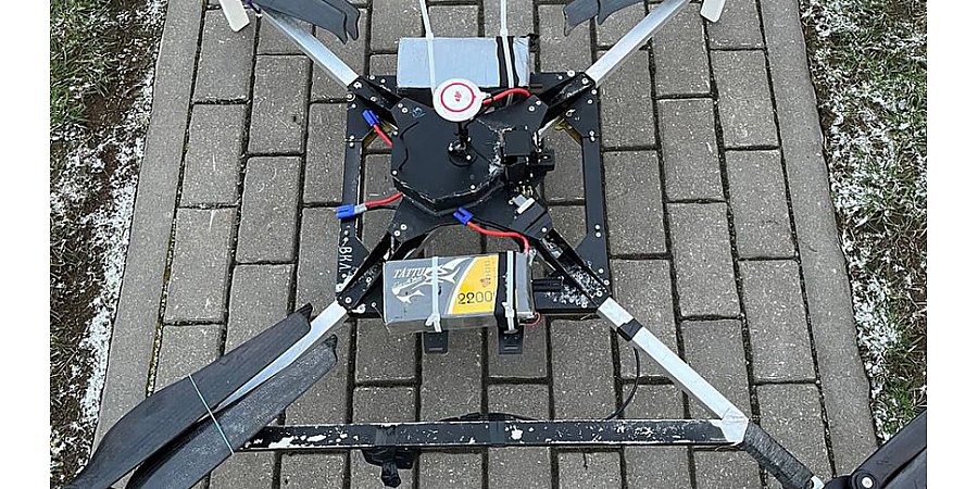 Сморгонские пограничники задержали двух мужчин с дроном